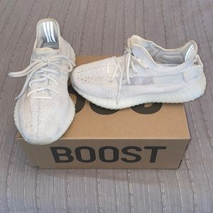Yeezy 350 Boost Adidas athletic shoes